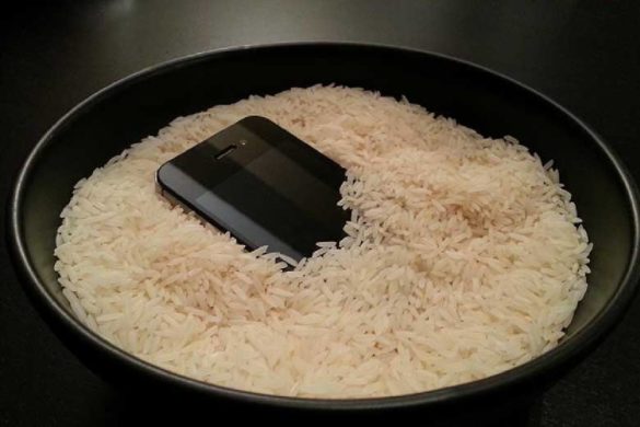 how long to leave phone in rice