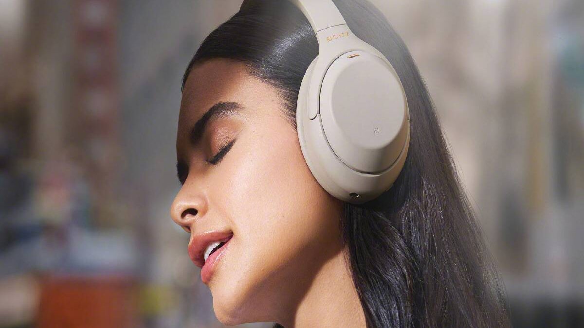 7 Best Wireless Headphones for Watching Movies of 2021 at Every Budget